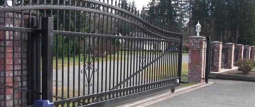 Fatal driveway gate accident